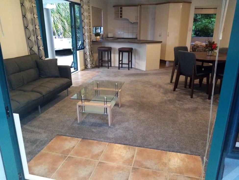 Gulf Harbour Guest House Apartment Auckland Eksteriør bilde